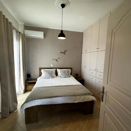 Veldi Art - Kamari Fira (Santorini)