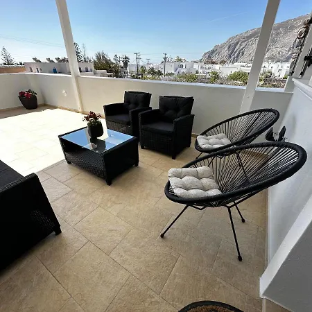 Veldi Art - Kamari Apartment *