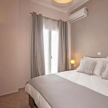 Veldi Art - Kamari Apartment *
