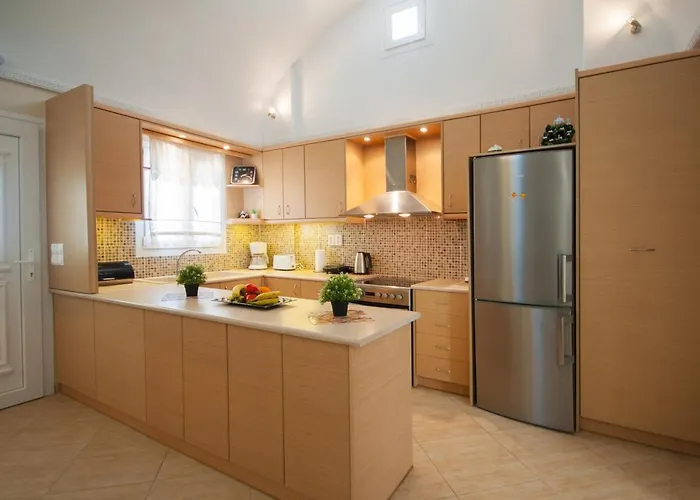 Veldi Art - Kamari Fira (Santorini)