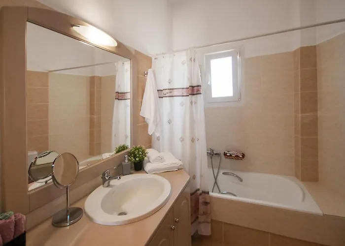 Veldi Art - Kamari Fira (Santorini)