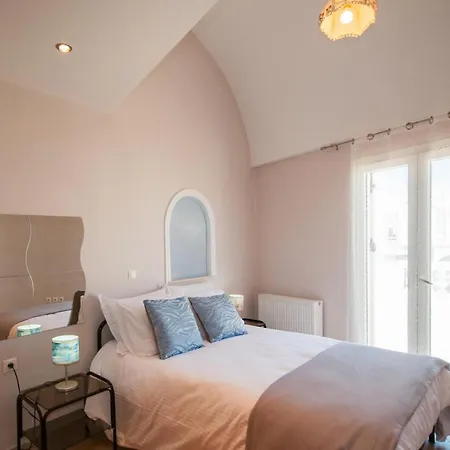 Veldi Art - Kamari Appartement *